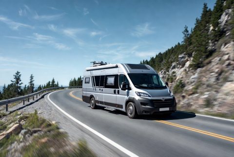 Fendt Półintegra — Volkswagen Crafter — ogłoszenie demo